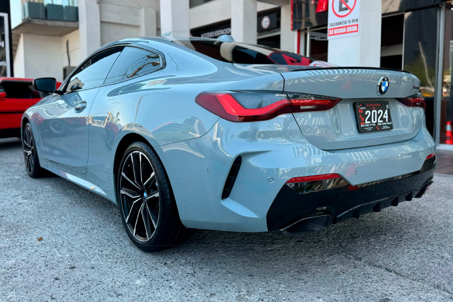 BMW-8