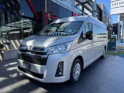 TOYOTA HIACE 12 PASAJEROS 2026