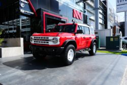 FORD BRONCO HERITAGE 2023